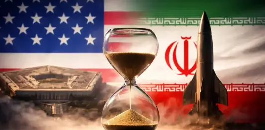 Θεσμική εικονογραφημένη εικόνα με κλεψύδρα στο κέντρο ανάμεσα στις σημαίες ΗΠΑ και Ιράν, με συμβολικά στοιχεία χρονικής πίεσης και κλιμάκωσης.